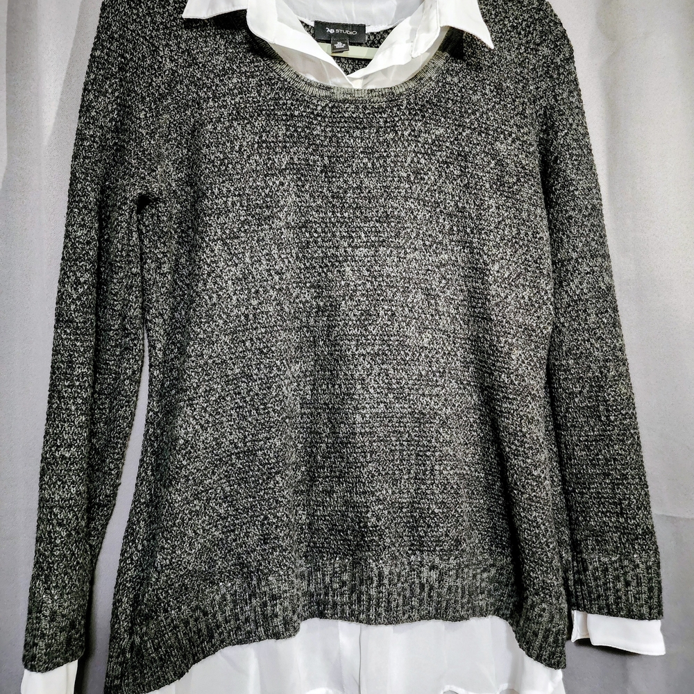 AB Studio Gray and White Sweater with Collar
